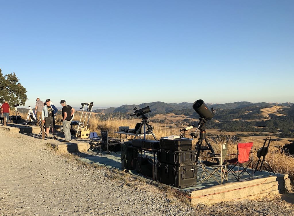 Telescopes on observing pads